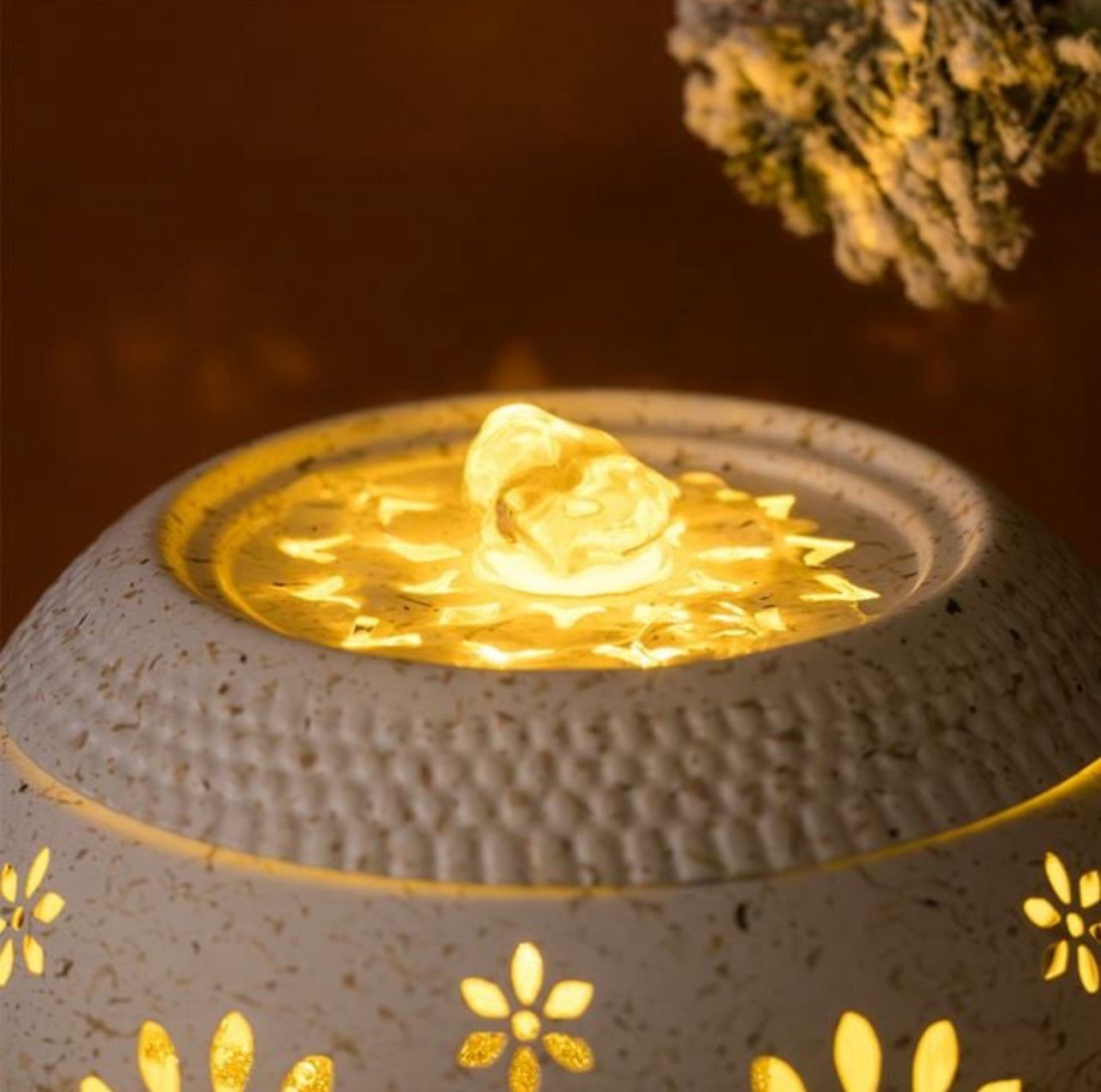 Fântână decorativă perforată cu lumină caldă LED - imagine 2